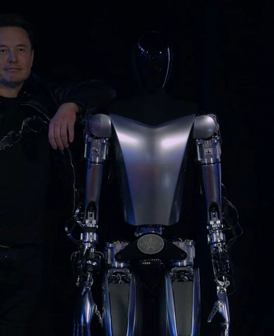 Elon Musk introduced the humanoid robot Optimus, who danced in front of those present